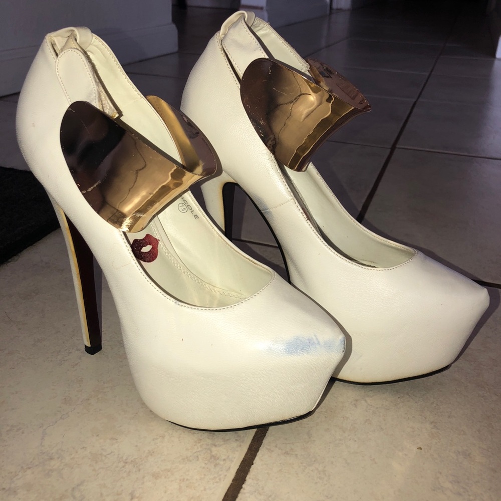 White & Gold Red Kiss platform heels-Size 7.5